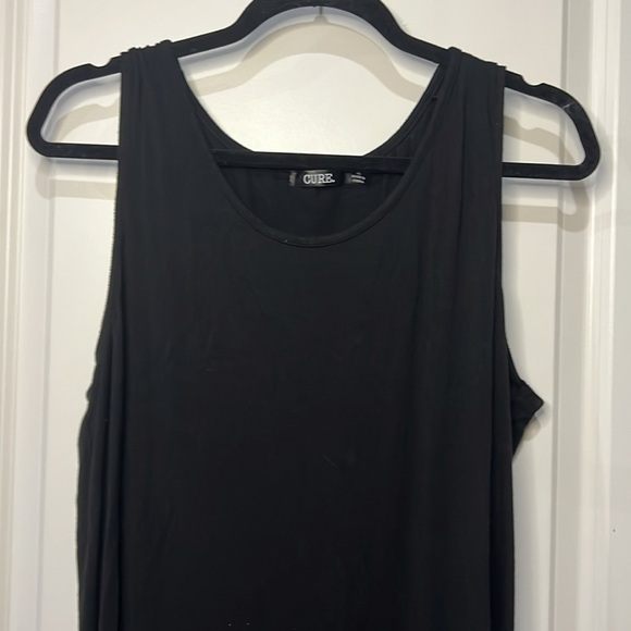 CURE. BLACK SLEEVELESS MIDI DRESS - Picture 2 of 5